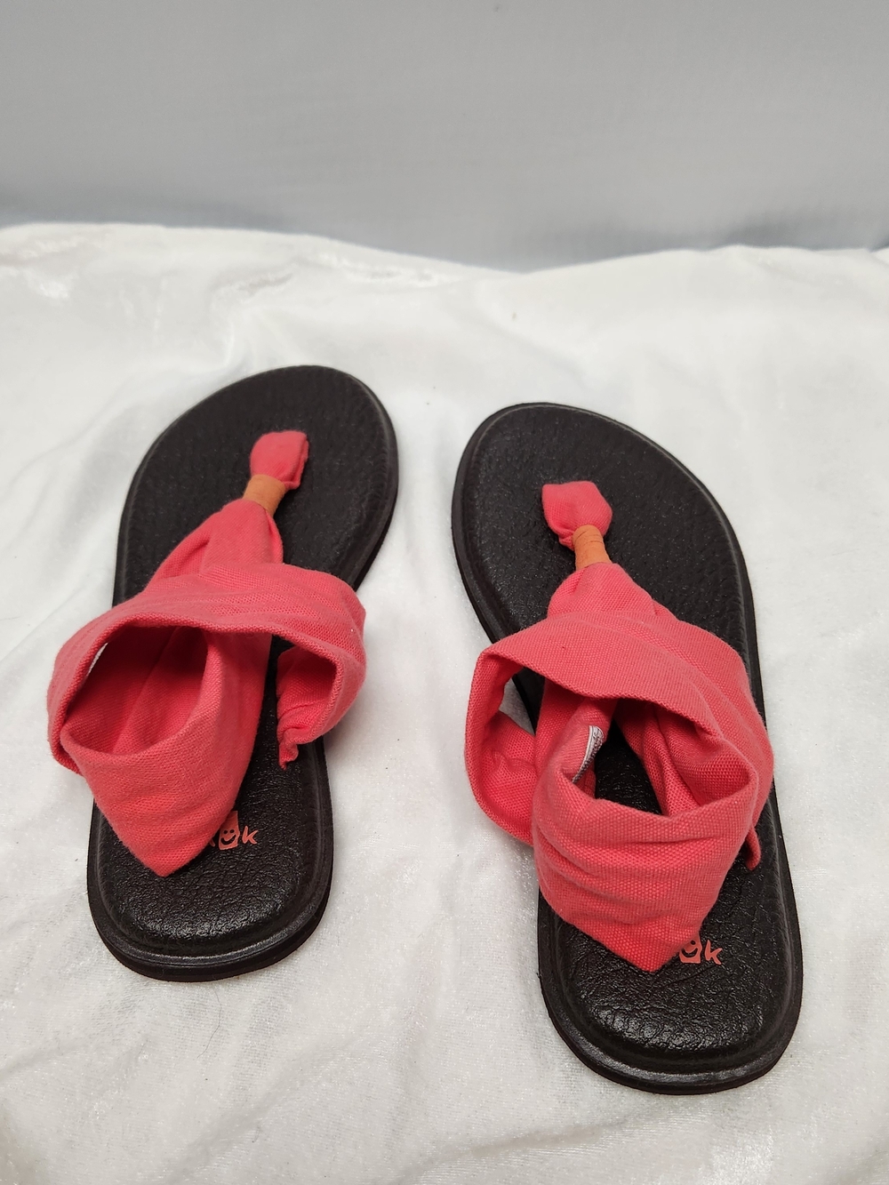 Sanuk Coral Pink Fabric Toe-Loop Sandals